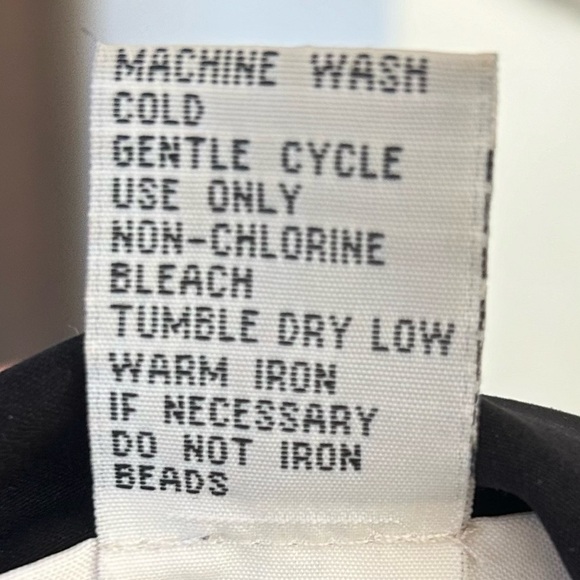 Alfred Dunner Embroidered Beaded Blouse Size 16 - Picture 7 of 7